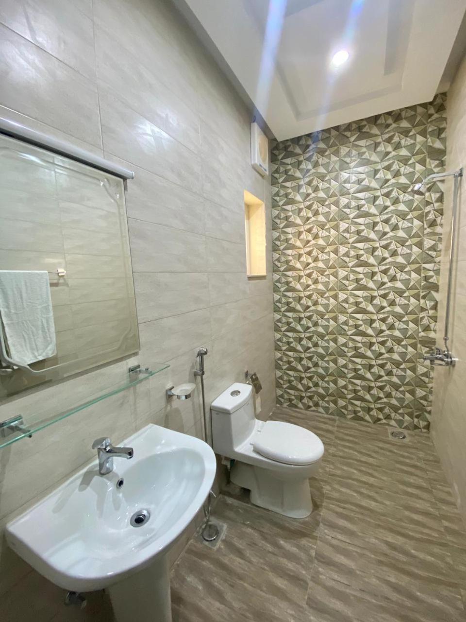 Dream Inn Guest House Исламабад Экстерьер фото