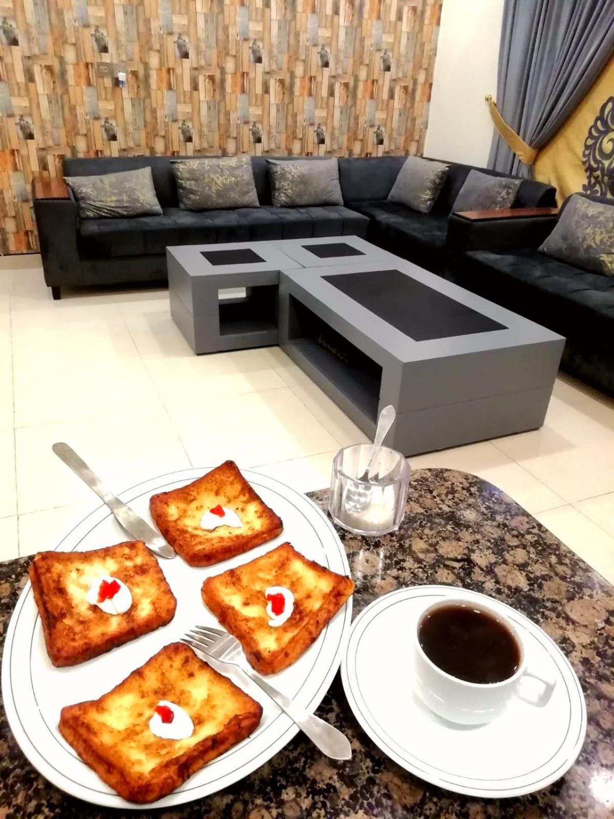 Dream Inn Guest House Исламабад Экстерьер фото